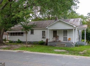 7 Burke St, Baxley, GA 31513