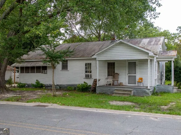7 Burke St, Baxley, GA 31513