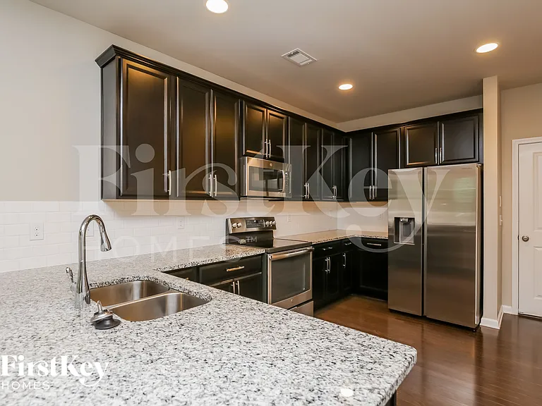 2119 Charcoal Ives Rd — Photo 6