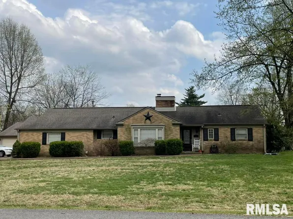 29 Hilanoa Dr, Metropolis, IL 62960