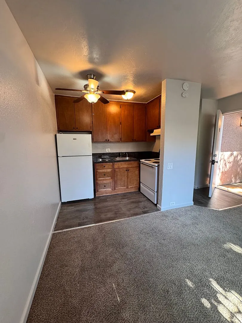 1808 H Street Apartments — Photo 2