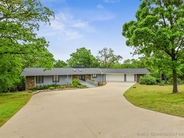 7401 S Sleepy Hollow Dr, Tulsa, OK 74136