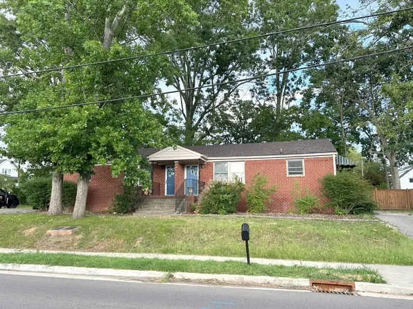 132 37th Ave N, Nashville, TN 37209