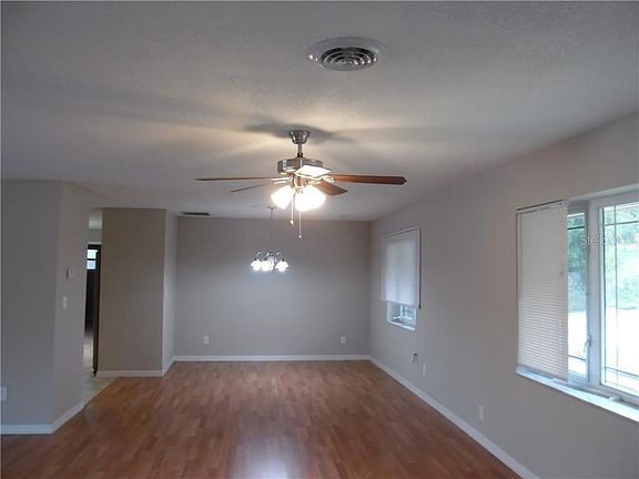 5th image of 3707 Mirror Lake Dr