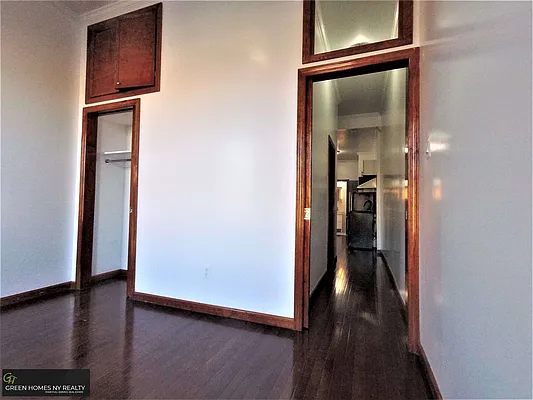 Rented by Green Home NY Realty LLC | media 21