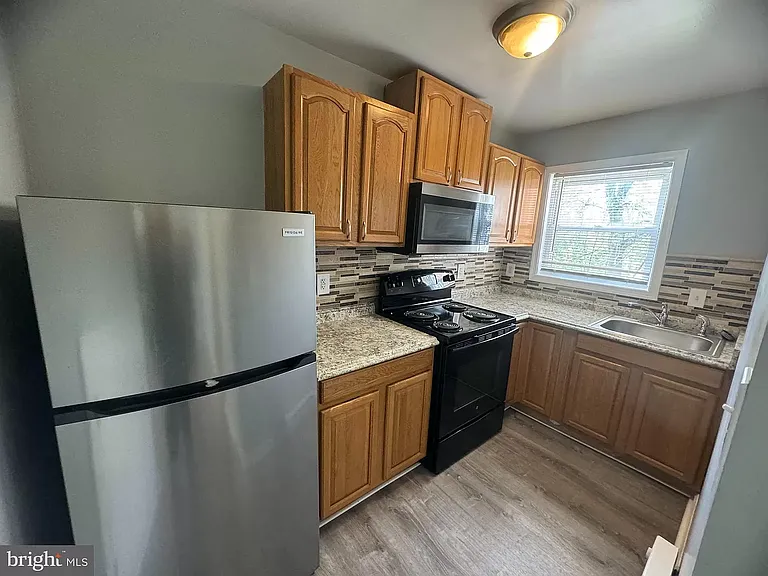807 Stoll St #1 — Photo 1
