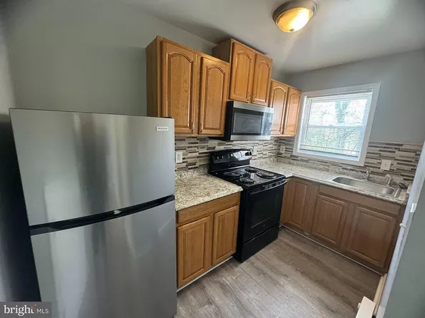 807 Stoll St #1, Baltimore, MD 21225