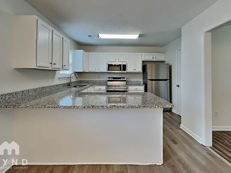 2401 Pinyon Dr — Photo 6