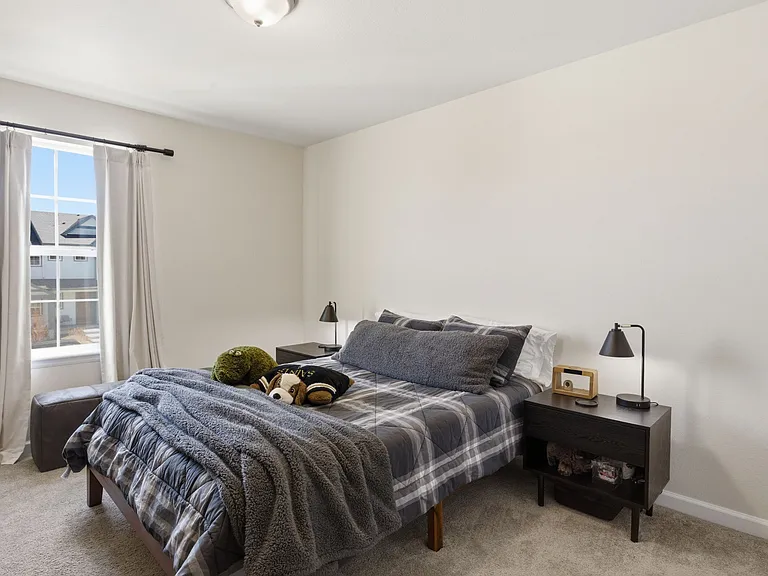 18035 Herrera Dr — Photo 31