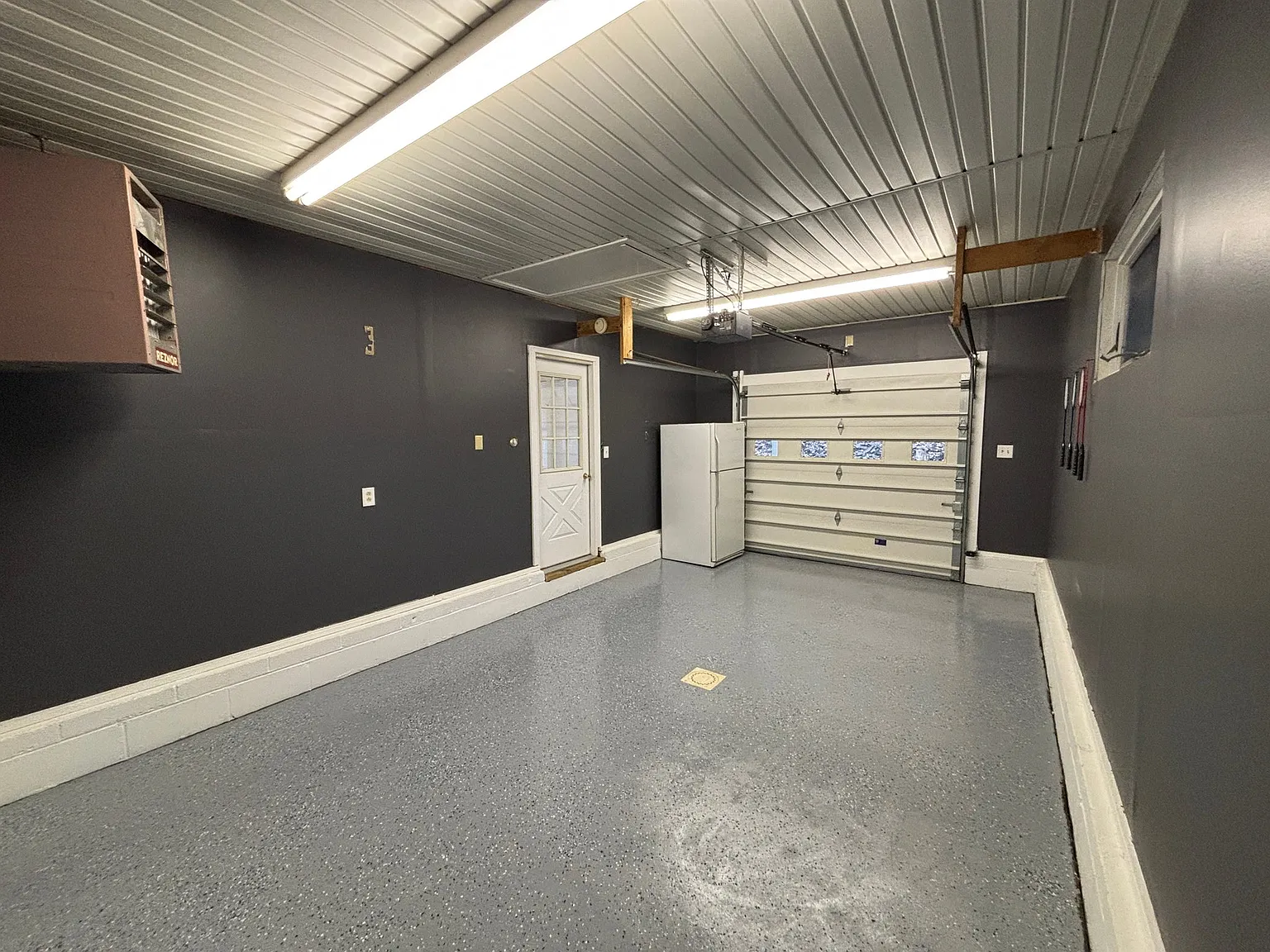 Charming Single Unit in Altoona | $2600/month — Photo 3