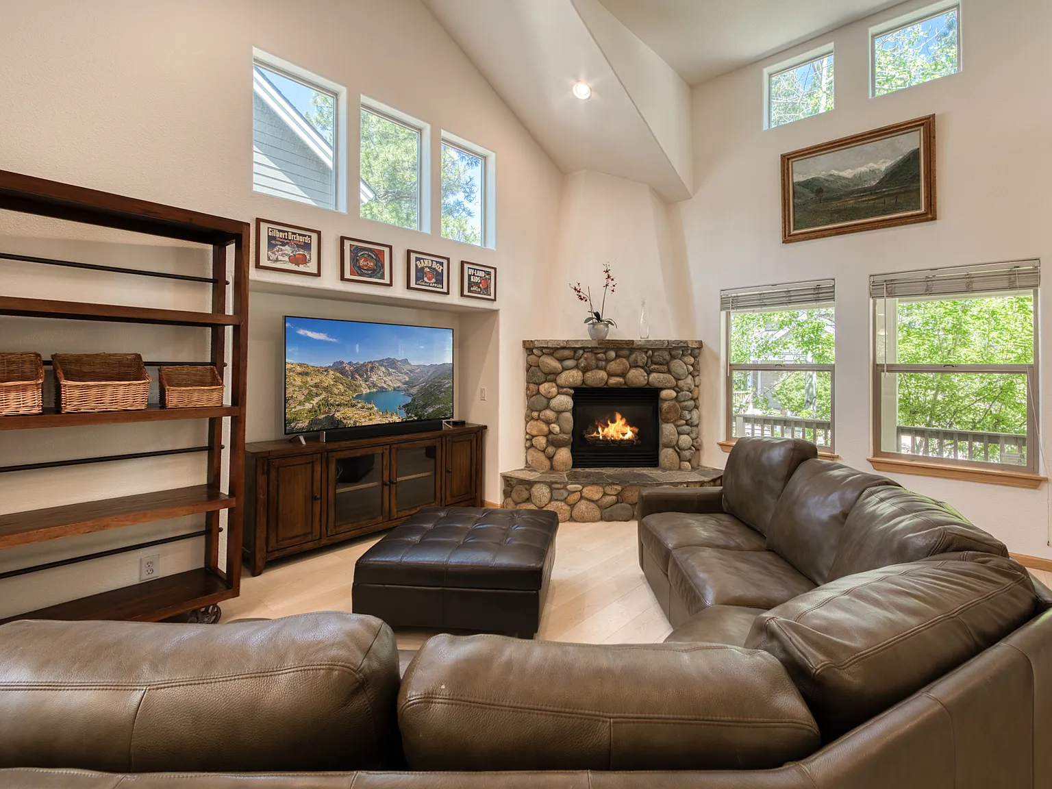 3 bed, 2.5 bath, 1513 sqft, $6,700 — Photo 2