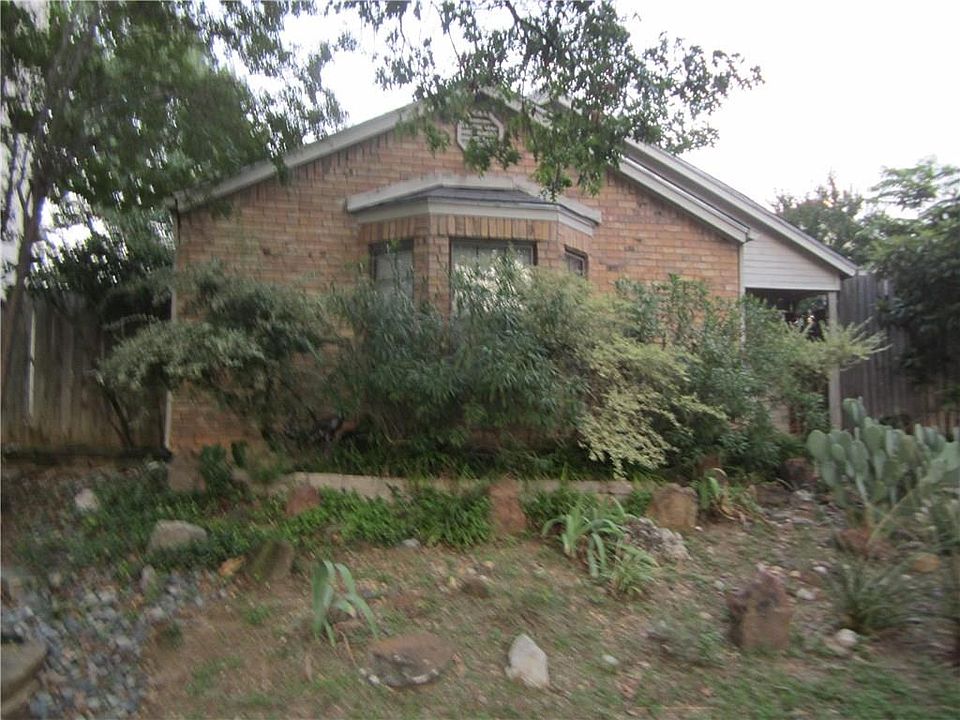1st image of 2708 Bridge Lake Dr