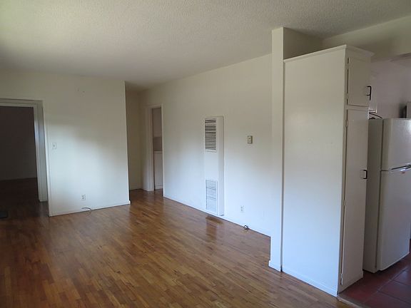 3rd image of 510 Indiana Ave