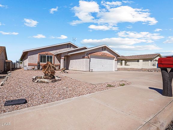 4th image of 2535 Palisades Dr