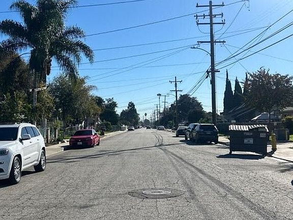 4th image of 11737 Lansdale Ave