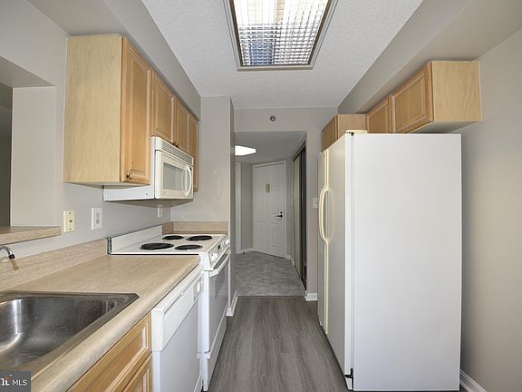 2nd image of 2151 Jamieson Ave Unit 2-1503