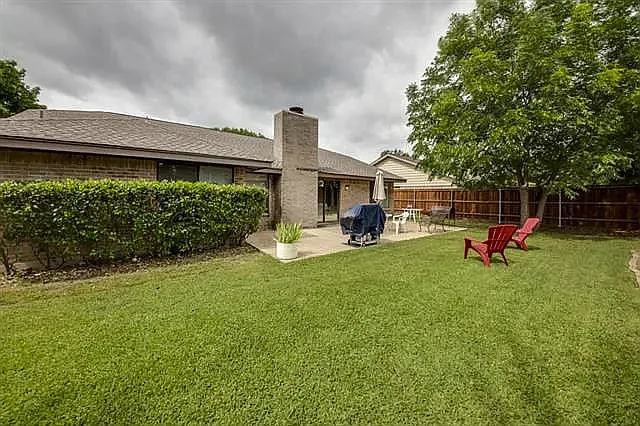 4 bed, 1853 sqft, $2,550 — Photo 2