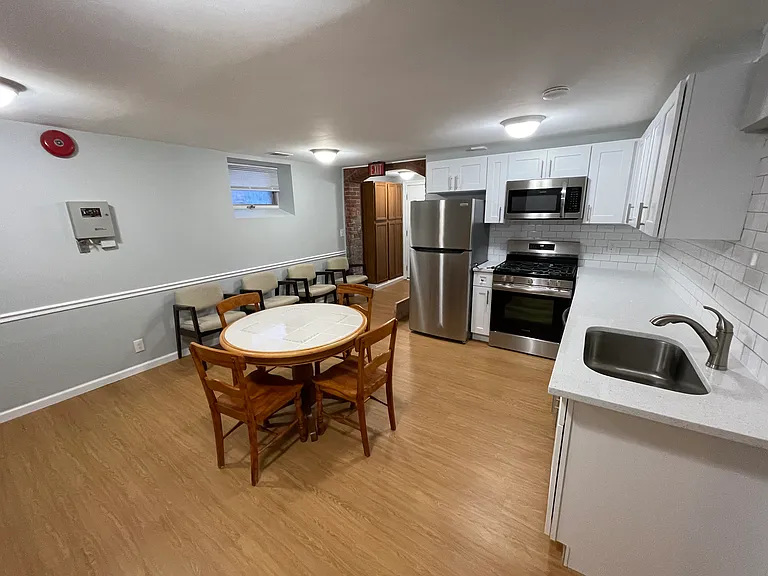 375 Orange St #4A — Photo 4