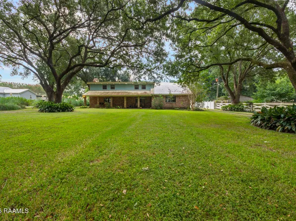 1765 Duchamp Rd, Broussard, LA 70518