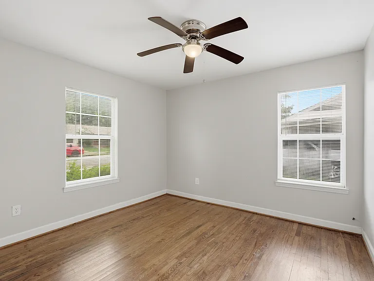 512 Freeman Dr — Photo 8