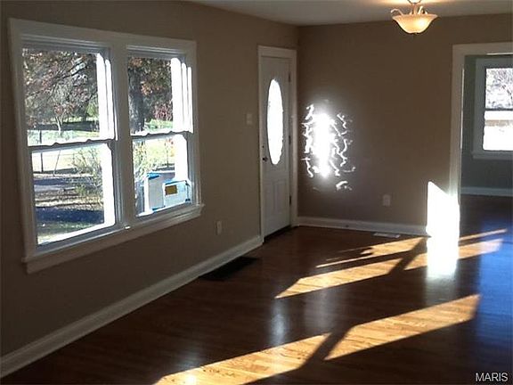 3rd image of 3476 Eastridge Ln