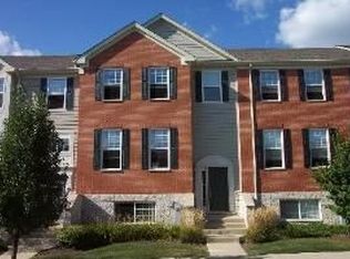 205 Comstock Dr, Elgin, IL 60123