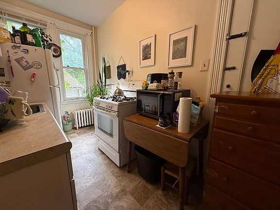 4th image of 32 Sidlaw Rd APT 5