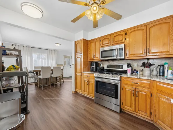 159 Seneca Avenue image 8 of 34