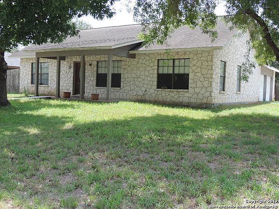 2nd image of 1024 Jasmine Dr