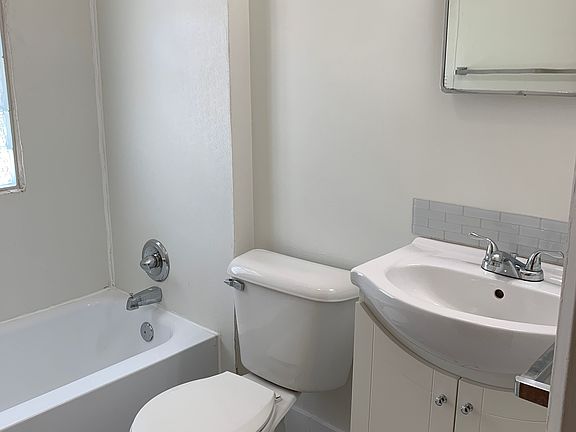 3rd image of 23 Crescent Dr #23