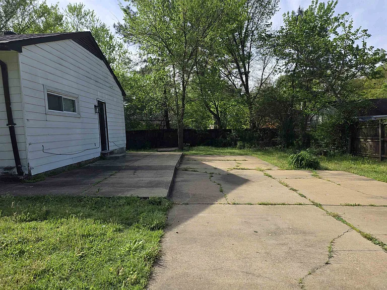 3669 Trudy Cv — Photo 20