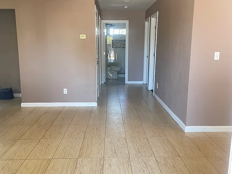 730 Benson Ave — Photo 4