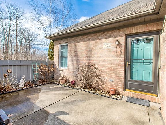 5th image of 8050 Harbor Creek Dr #16/1604