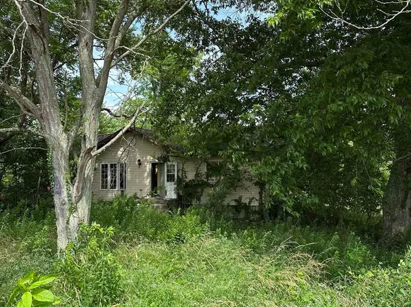 9865 Millionaires Rd, Mulkeytown, IL 62865