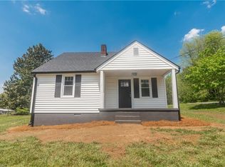 118 Slate St, Mount Airy, NC 27030