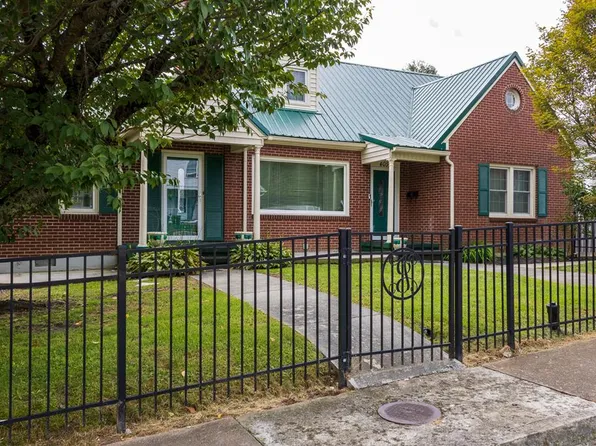 405 W Center St, Galax, VA 24333