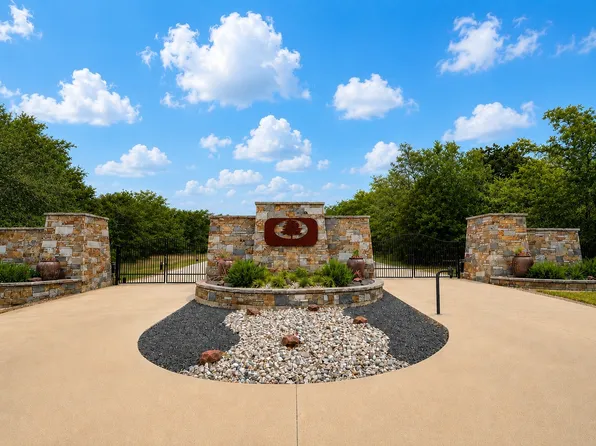 109 Lakeview Dr, Mabank, TX 75156