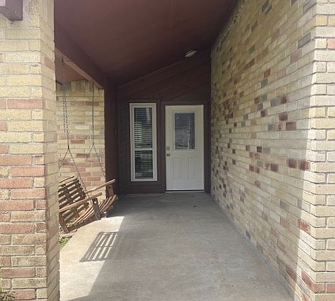 2nd image of 22 Ranch House Loop