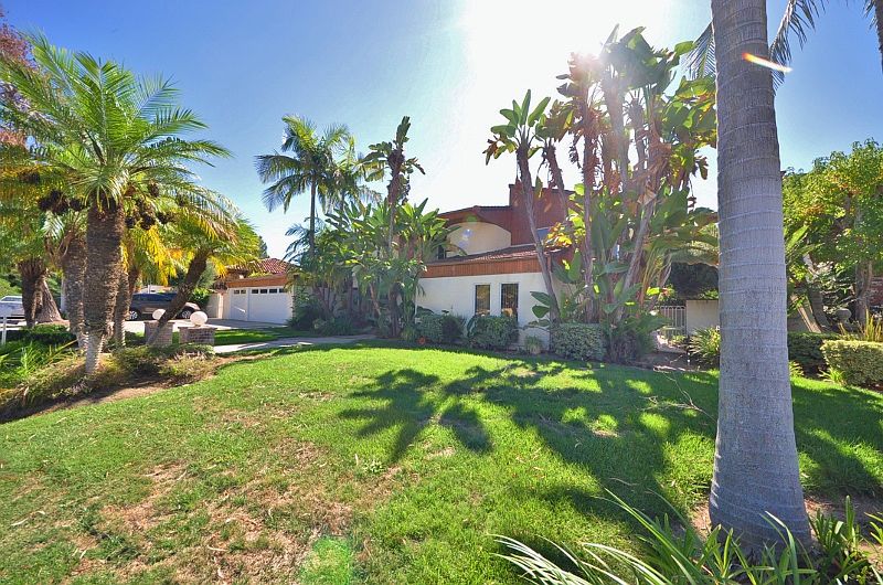 1st image of 15956 Carmenia Dr