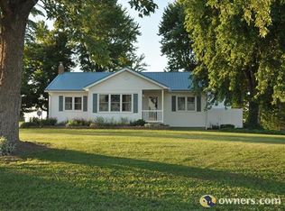 564 Rr 3, Fairfield, IL 62837