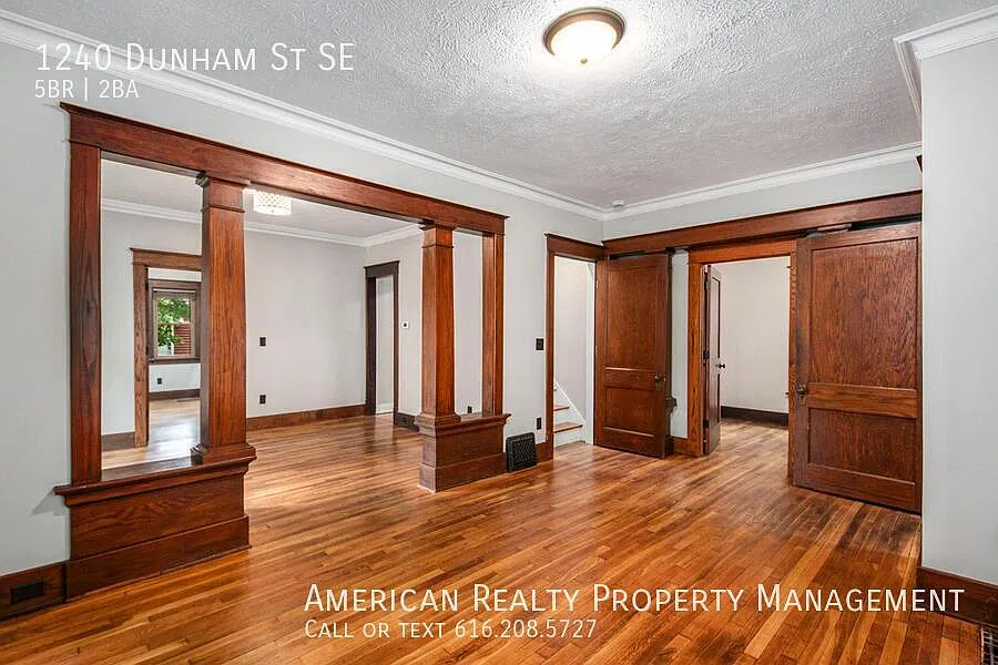 5 bed, 1691 sqft, $2,800 — Photo 2