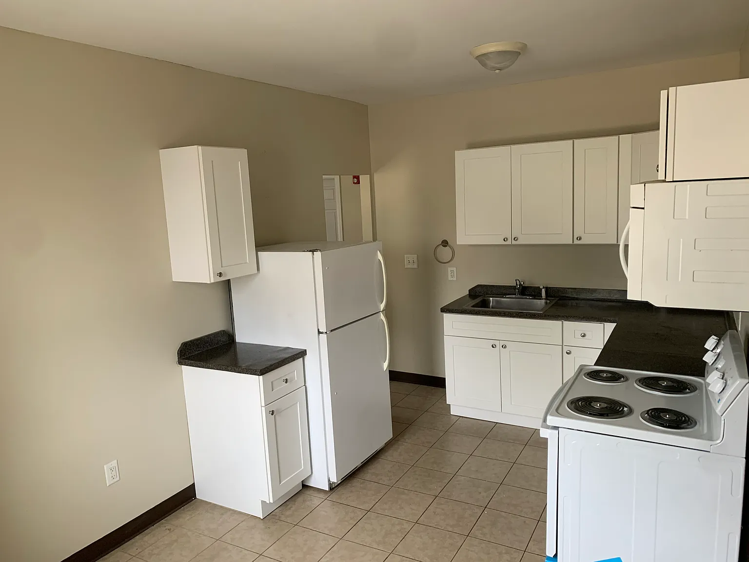 1 bed, $1,145 — Photo 2