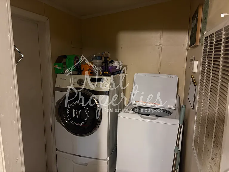 560 Mack St — Photo 7