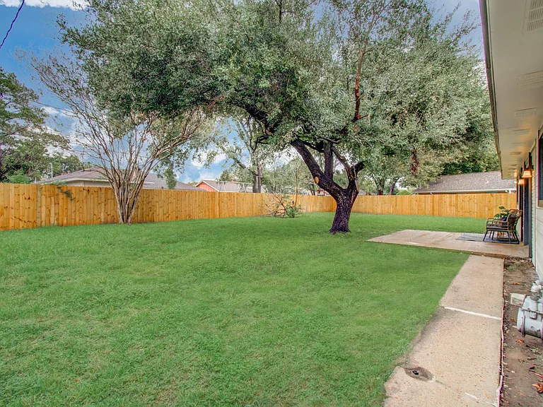 9406 Autauga St — Photo 29