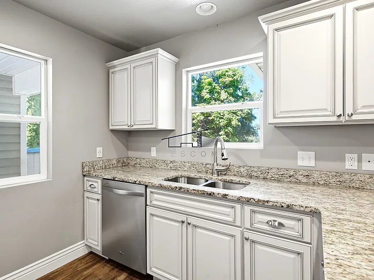 3729 Jackson Ave — Photo 11