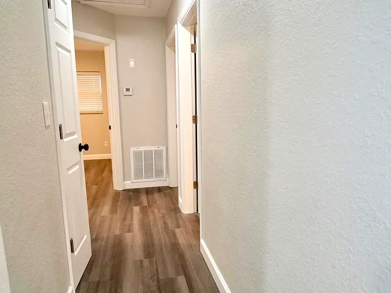 885 Ruby Ave — Photo 6