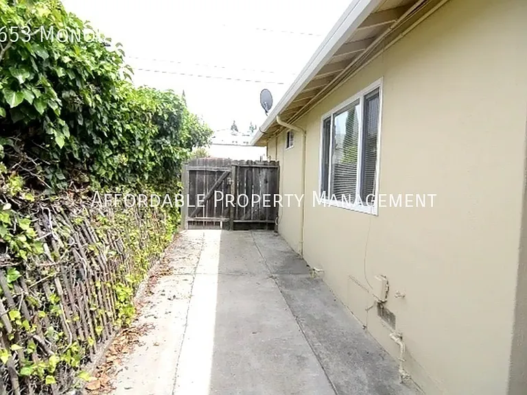 1653 Mono Ave — Photo 14