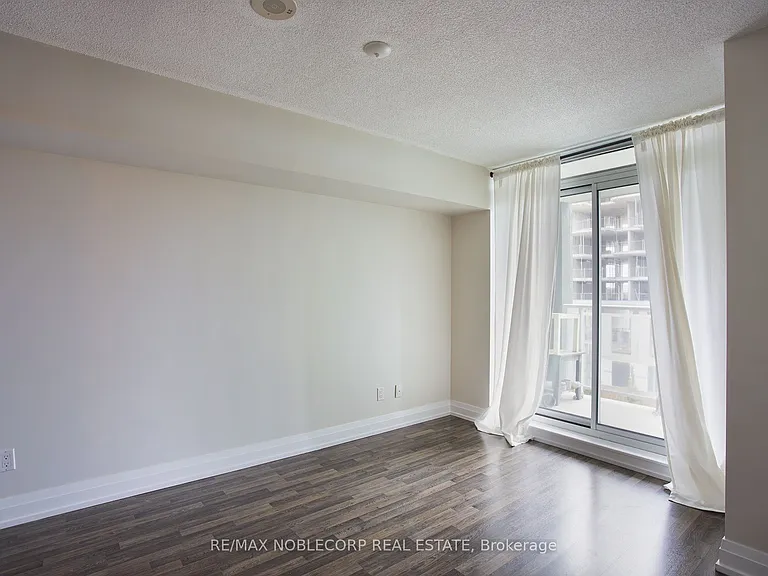 565 Wilson Ave #319W — Photo 12