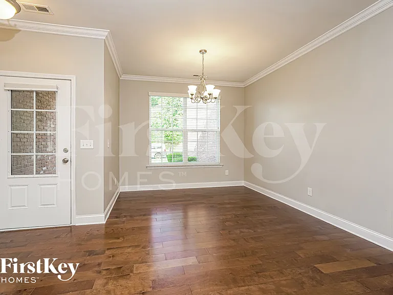 1643 Ashmead Ln — Photo 4