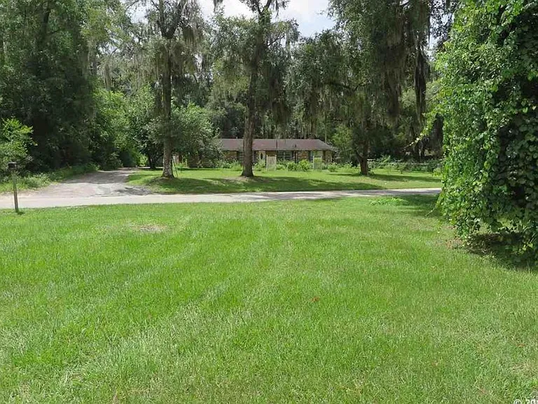 4044 Silver Lake Dr — Photo 3